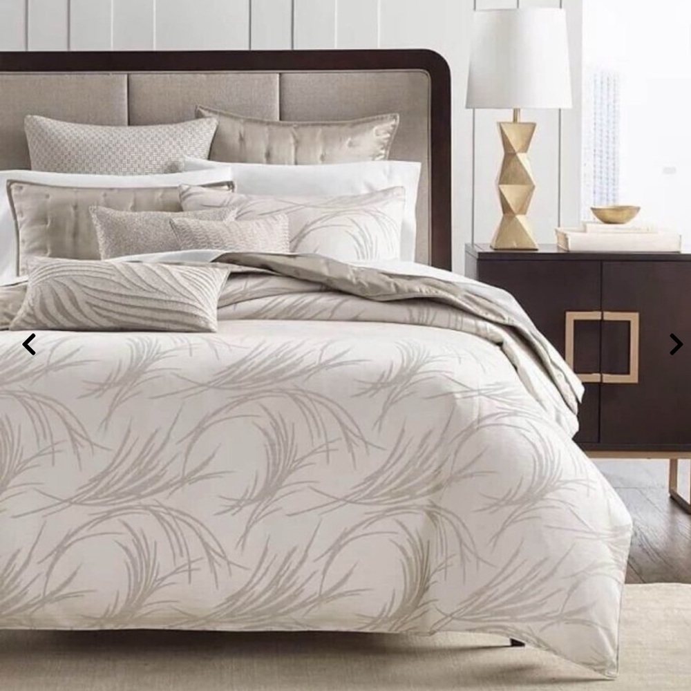 Hudson Park Elegant Silver Patterned Fabric
